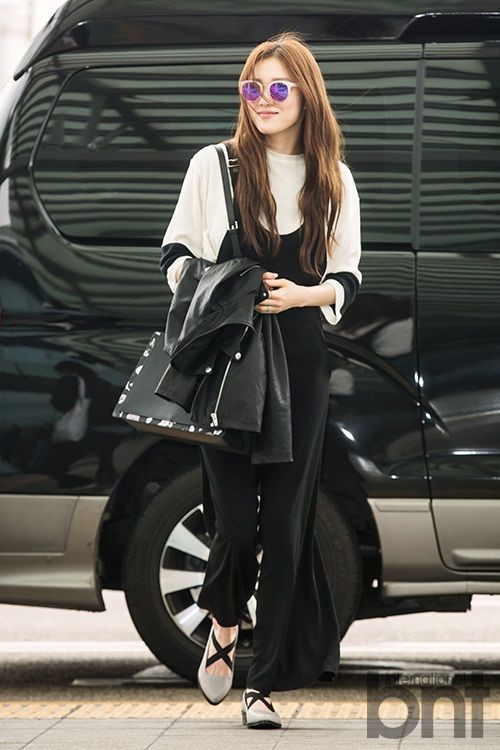 Phong cách thời trang đơn giản nhưng vẫn sang hết phần thiên hạ của Lee Sung Kyung ảnh 6 Phong cách thời trang đơn giản nhưng vẫn sang hết phần thiên hạ của Lee Sung Kyung ảnh 6