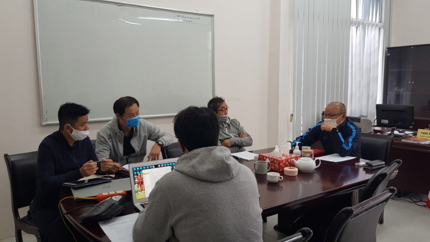 Chuyện tiền lương của HLV Park Hang Seo: “Quả bóng” trong chân ông Park ảnh 2 Chuyện tiền lương của HLV Park Hang Seo: “Quả bóng” trong chân ông Park ảnh 2