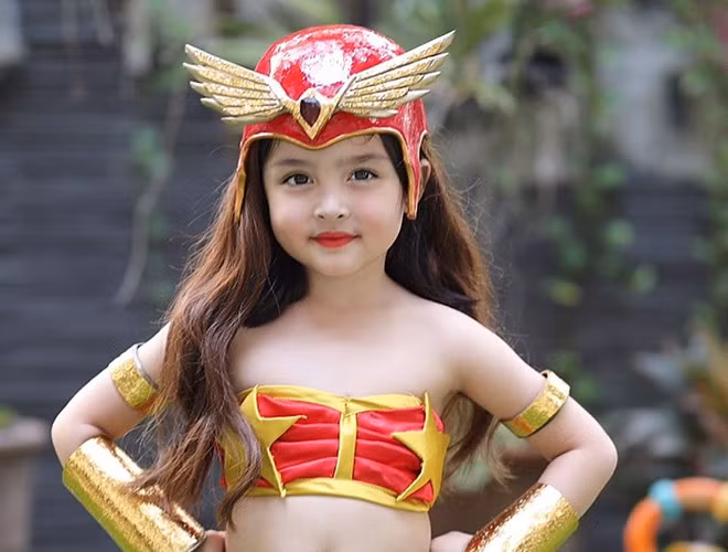 "Tan chảy" trước nhan sắc ngọt ngào của con gái mỹ nhân đẹp nhất Philippines ảnh 7