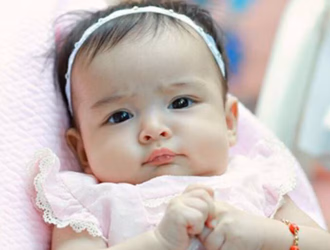 "Tan chảy" trước nhan sắc ngọt ngào của con gái mỹ nhân đẹp nhất Philippines ảnh 2