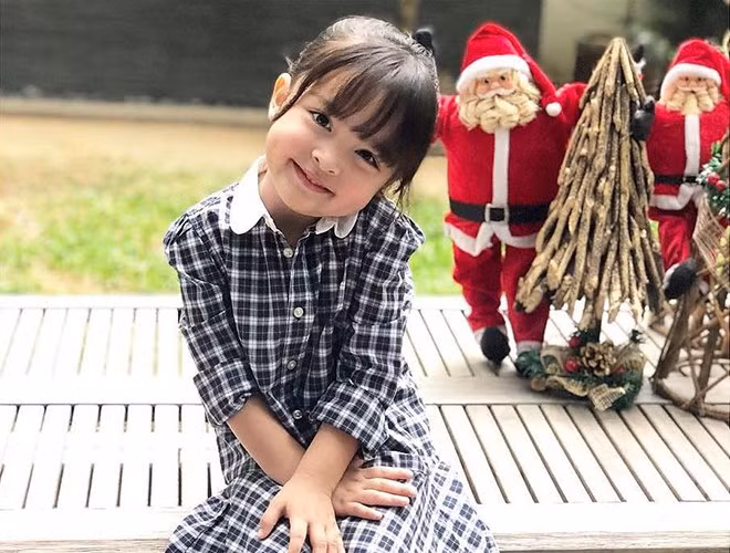 "Tan chảy" trước nhan sắc ngọt ngào của con gái mỹ nhân đẹp nhất Philippines ảnh 14