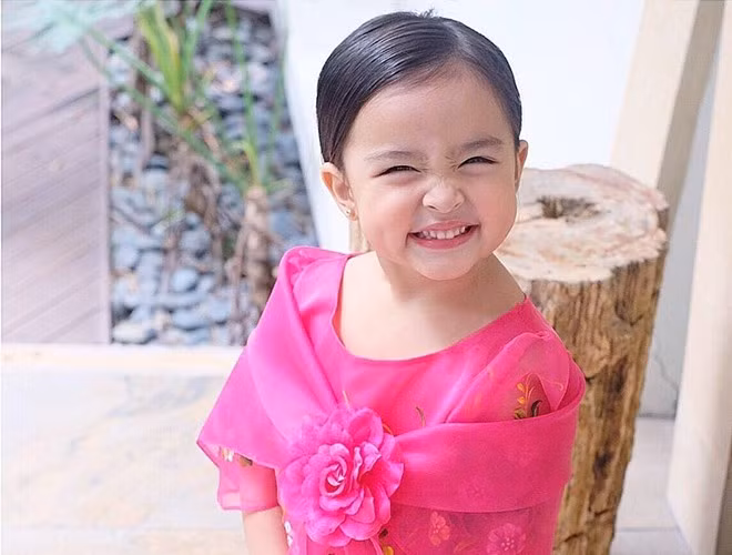 "Tan chảy" trước nhan sắc ngọt ngào của con gái mỹ nhân đẹp nhất Philippines ảnh 16