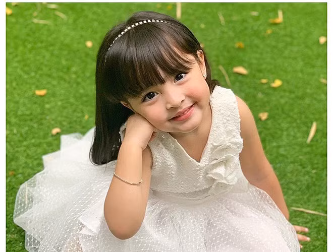 "Tan chảy" trước nhan sắc ngọt ngào của con gái mỹ nhân đẹp nhất Philippines ảnh 6