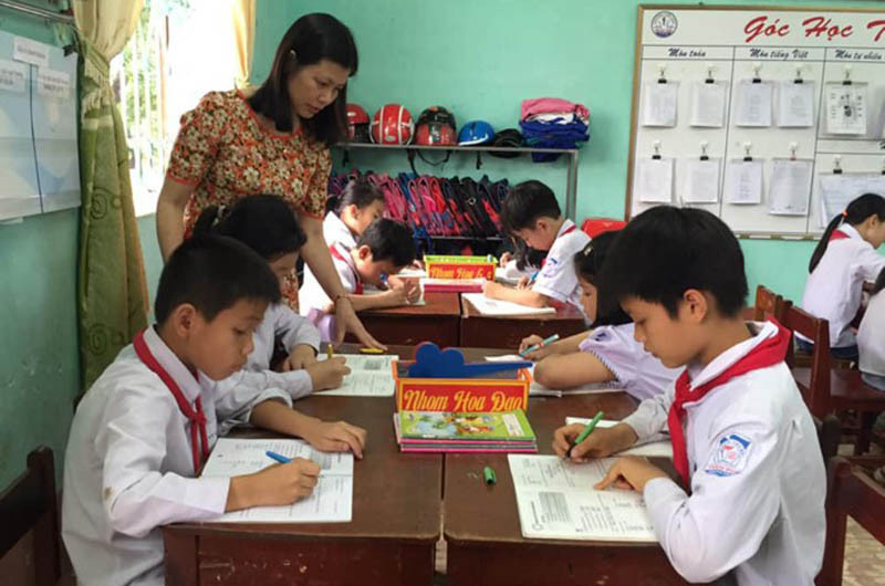 SGK lớp 1 tăng giá: Trường vùng khó tìm cách tháo gỡ  SGK lớp 1 tăng giá: Trường vùng khó tìm cách tháo gỡ