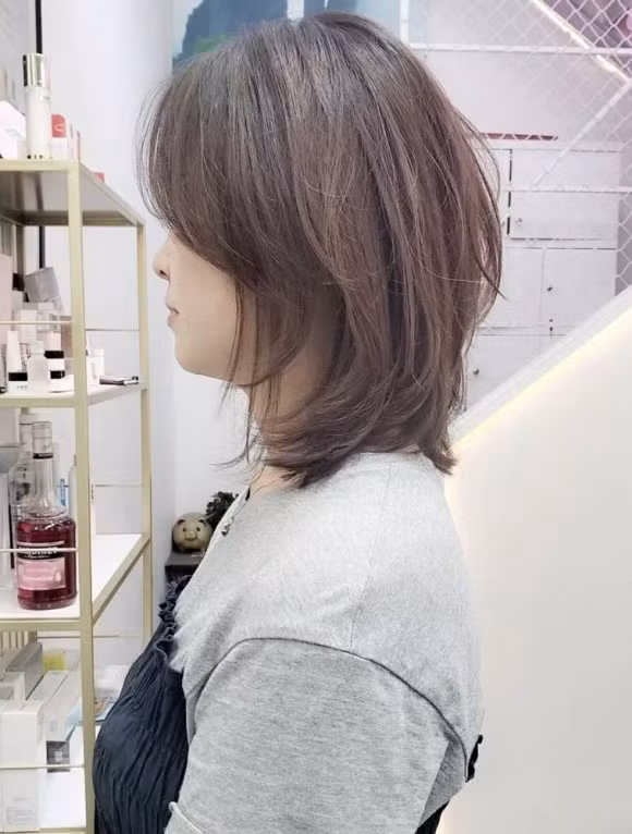 Những "kiểu tóc ngắn trung bình" đang được săn lùng nhất năm nay ảnh 11