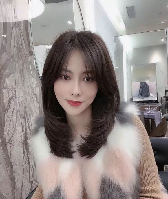 Những "kiểu tóc ngắn trung bình" đang được săn lùng nhất năm nay ảnh 19 Những "kiểu tóc ngắn trung bình" đang được săn lùng nhất năm nay ảnh 19