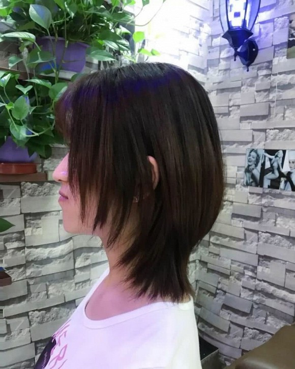 Những "kiểu tóc ngắn trung bình" đang được săn lùng nhất năm nay ảnh 23 Những "kiểu tóc ngắn trung bình" đang được săn lùng nhất năm nay ảnh 23
