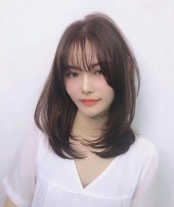 Những "kiểu tóc ngắn trung bình" đang được săn lùng nhất năm nay ảnh 17 Những "kiểu tóc ngắn trung bình" đang được săn lùng nhất năm nay ảnh 17