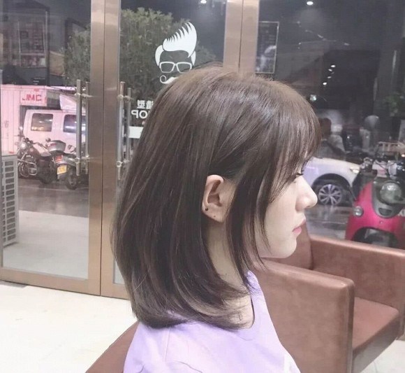 Những "kiểu tóc ngắn trung bình" đang được săn lùng nhất năm nay ảnh 24 Những "kiểu tóc ngắn trung bình" đang được săn lùng nhất năm nay ảnh 24