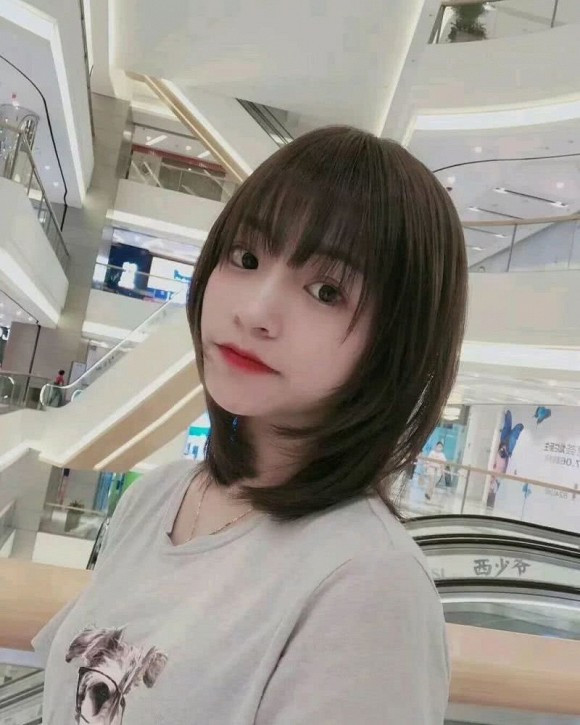 Những "kiểu tóc ngắn trung bình" đang được săn lùng nhất năm nay ảnh 9 Những "kiểu tóc ngắn trung bình" đang được săn lùng nhất năm nay ảnh 9