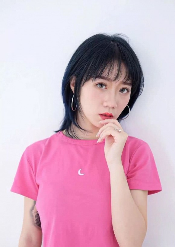 Những "kiểu tóc ngắn trung bình" đang được săn lùng nhất năm nay ảnh 10 Những "kiểu tóc ngắn trung bình" đang được săn lùng nhất năm nay ảnh 10