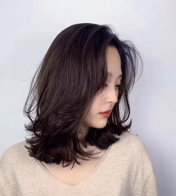 Những "kiểu tóc ngắn trung bình" đang được săn lùng nhất năm nay ảnh 3