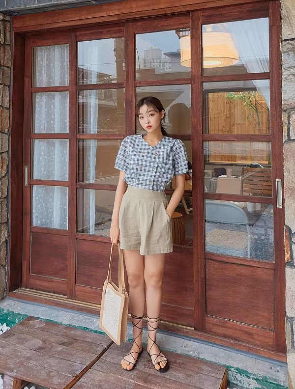 Cách mix đồ cực nhanh, chỉ cần 2 phút bạn đã xinh đẹp để đi siêu thị mùa dịch ảnh 5