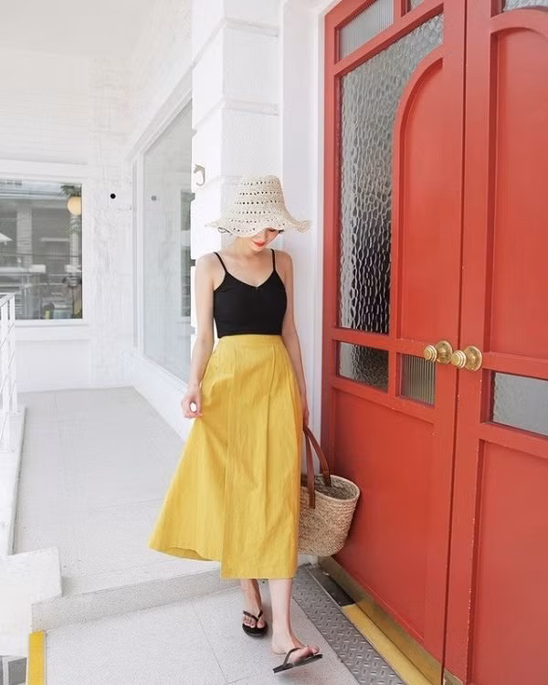 Cách mix đồ cực nhanh, chỉ cần 2 phút bạn đã xinh đẹp để đi siêu thị mùa dịch ảnh 11