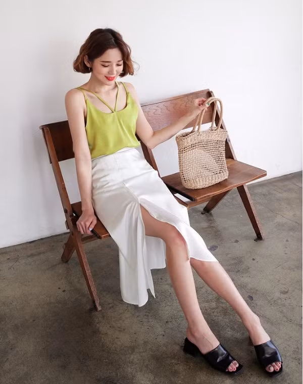 Cách mix đồ cực nhanh, chỉ cần 2 phút bạn đã xinh đẹp để đi siêu thị mùa dịch ảnh 9