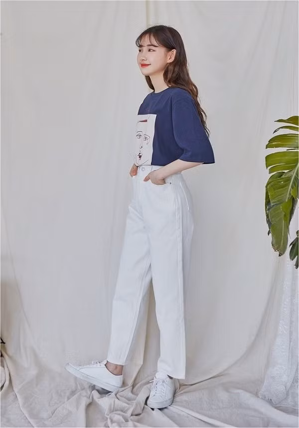 Cách mix đồ cực nhanh, chỉ cần 2 phút bạn đã xinh đẹp để đi siêu thị mùa dịch ảnh 2