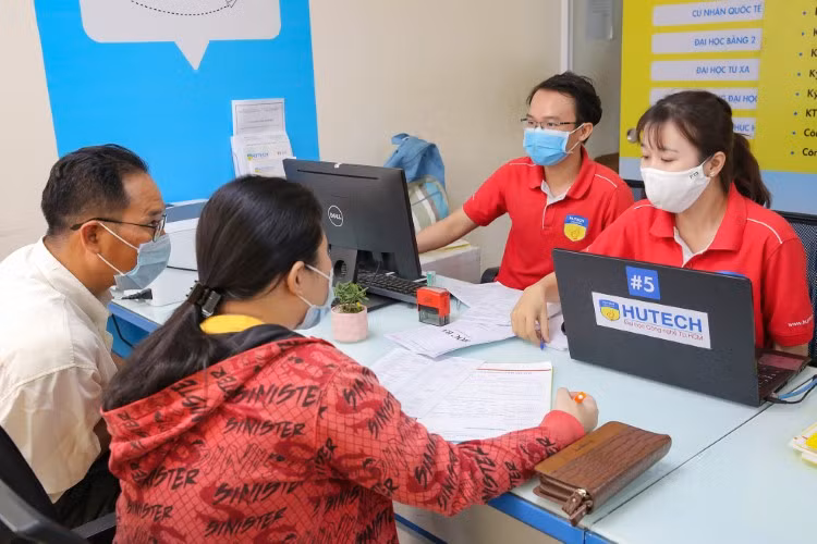 Trường đại học khu vực phía Nam: Tăng tốc tư vấn tuyển sinh