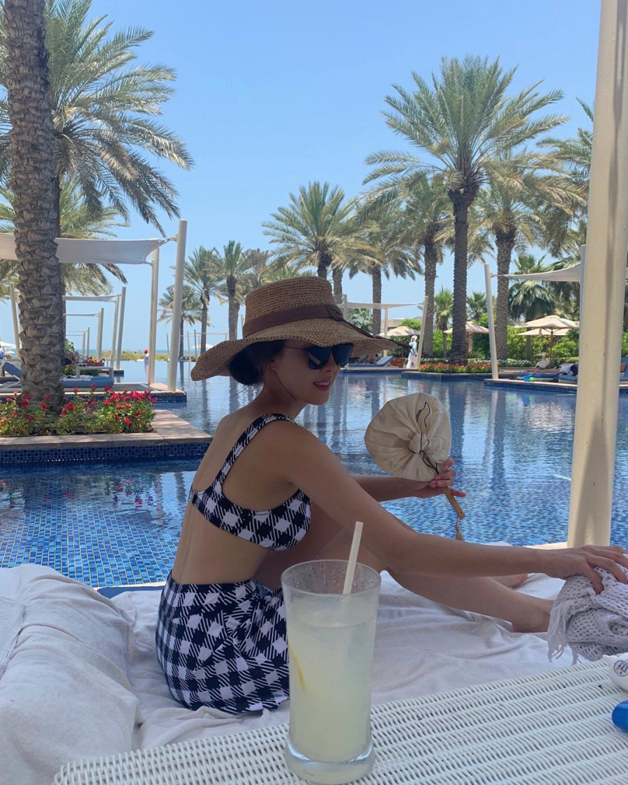 Học mỹ nhân Hàn cách diện bikini đơn giản vừa gợi cảm vừa che khuyết điểm ảnh 6