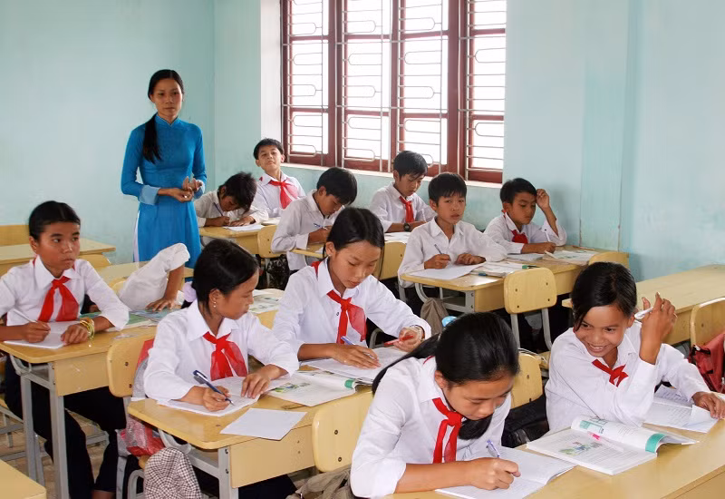 Tham gia nâng chuẩn trình độ: Giáo viên được hỗ trợ 100% học phí, hưởng nguyên lương