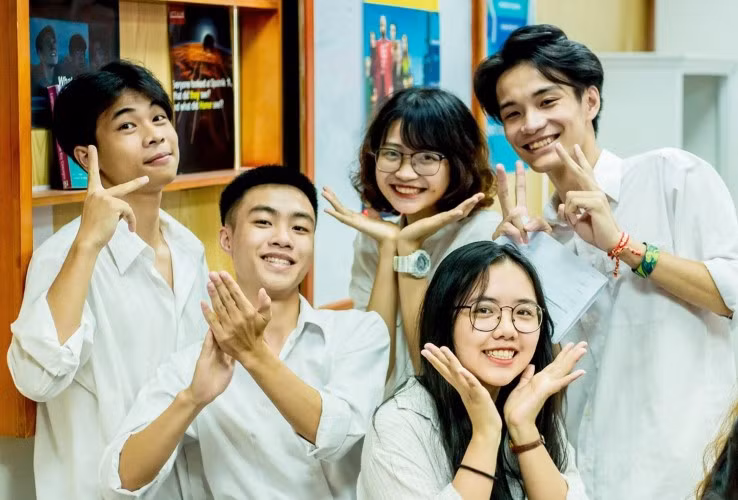 Rộng cửa đón du học sinh trở về ảnh 1