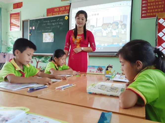 Không để trẻ phải “học chay” - trăn trở của nhà trường vùng cao