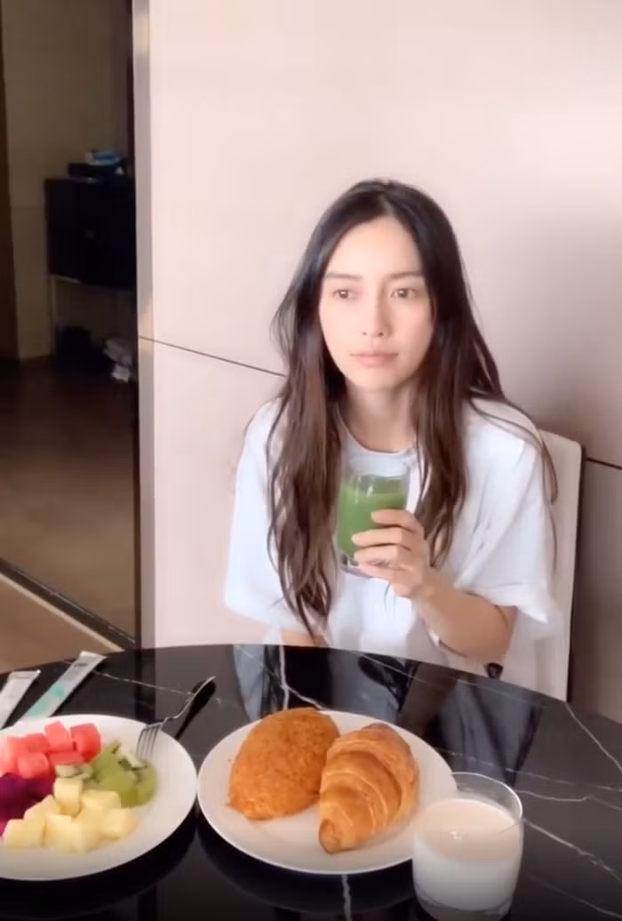 Angela Baby bật mí chế độ ăn uống để có làn da trắng ngần như ngọc trai trong ngày hè ảnh 3