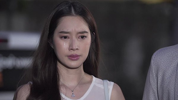 Hỏi chồng cũ vì sao chưa tái hôn, anh hỏi ngược lại 1 câu khiến cô bật cười