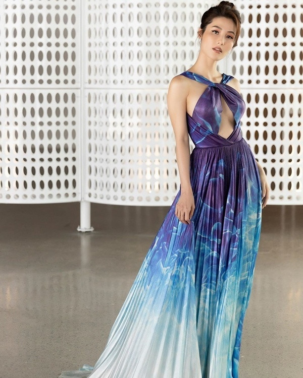 Phong cách sang chảnh từ đời thường đến thảm đỏ của Diễm My 9X ảnh 4