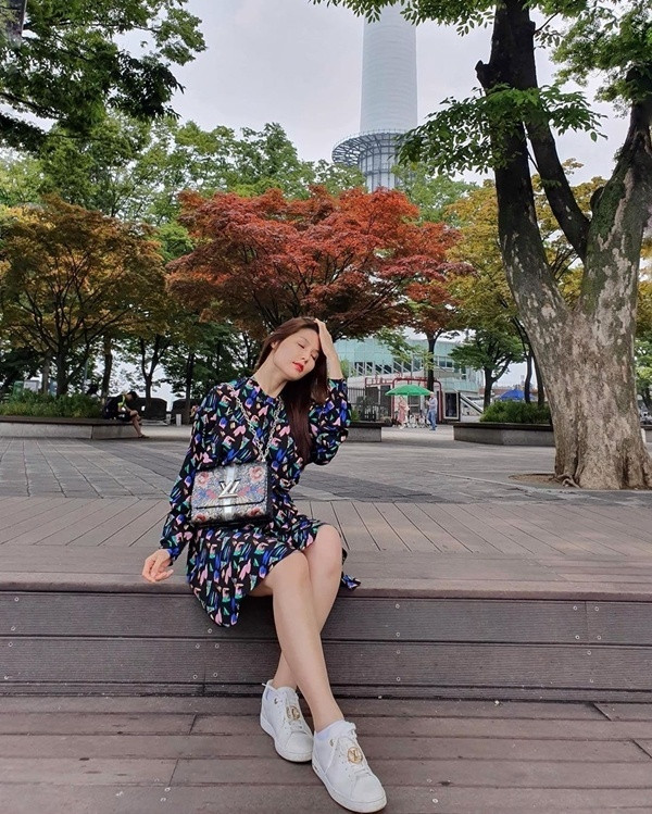 Phong cách sang chảnh từ đời thường đến thảm đỏ của Diễm My 9X ảnh 11