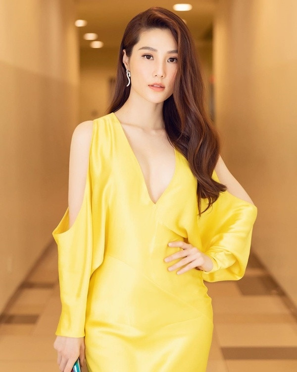 Phong cách sang chảnh từ đời thường đến thảm đỏ của Diễm My 9X ảnh 1