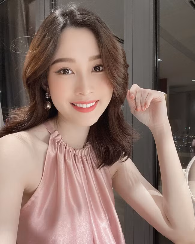 Những mẫu nail đơn giản nhưng cực kỳ sang chảnh ảnh 8