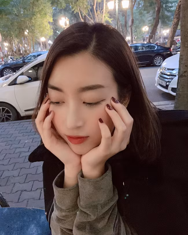 Những mẫu nail đơn giản nhưng cực kỳ sang chảnh ảnh 1