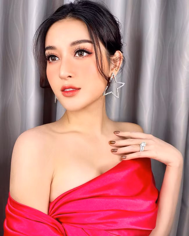 Những mẫu nail đơn giản nhưng cực kỳ sang chảnh ảnh 4