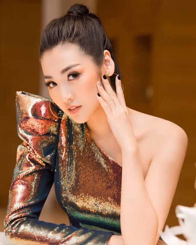 Những mẫu nail đơn giản nhưng cực kỳ sang chảnh ảnh 7