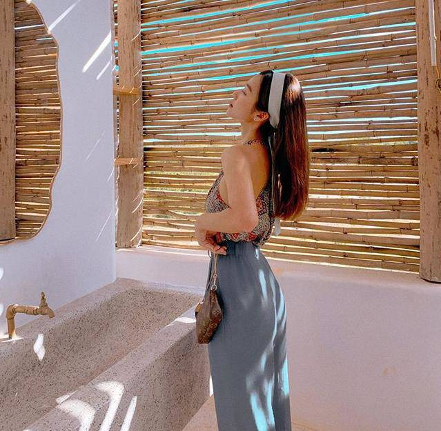 Loạt họa tiết hoa rực rỡ được dàn sao Việt tích cực lăng xê, chị em không diện hè này thì quá phí ảnh 8