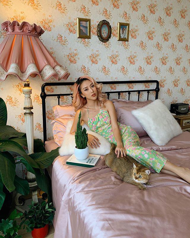 Loạt họa tiết hoa rực rỡ được dàn sao Việt tích cực lăng xê, chị em không diện hè này thì quá phí ảnh 4