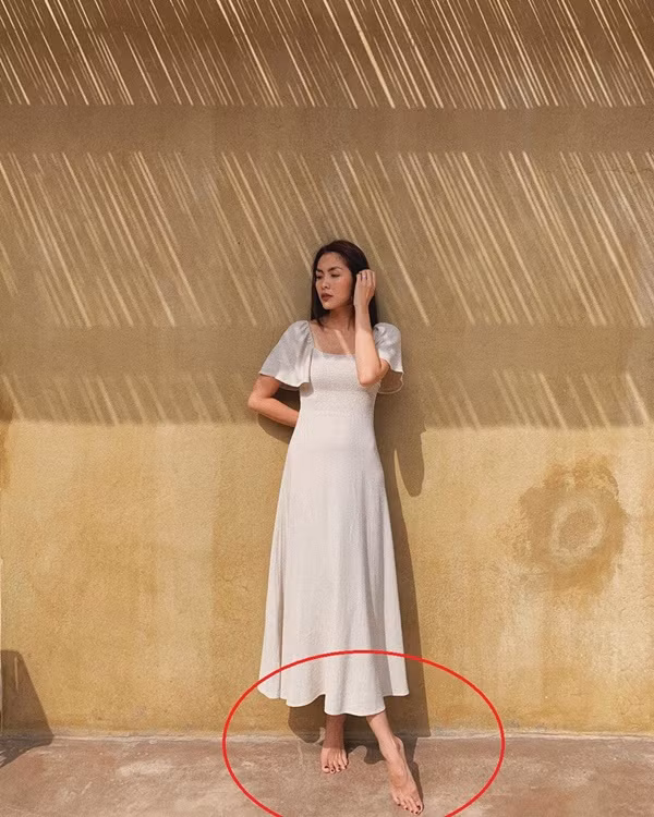 Khám phá tuyệt chiêu tạo dáng để chân dài tít tắp của Tăng Thanh Hà ảnh 1