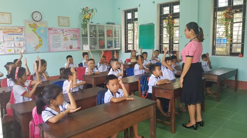 Huy động nguồn lực bảo đảm cơ sở vật chất trường, lớp học