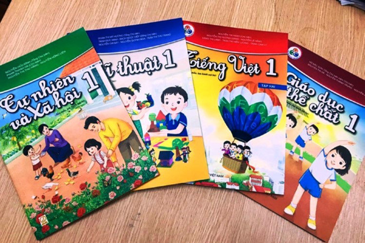 Chọn sách giáo khoa tại Hà Tĩnh: Phù hợp với thực tiễn địa phương Chọn sách giáo khoa tại Hà Tĩnh: Phù hợp với thực tiễn địa phương