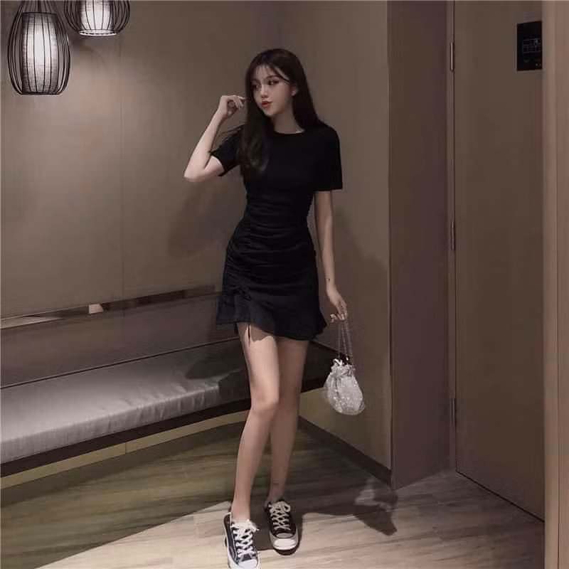 Những mẫu váy cực xinh dành riêng cho các cô nàng thích màu đen ảnh 8