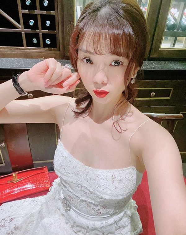 Ở nhà tránh dịch, Lệ Quyên thực hiện 4 “không” để giữ gìn nhan sắc trẻ đẹp ảnh 2 Ở nhà tránh dịch, Lệ Quyên thực hiện 4 “không” để giữ gìn nhan sắc trẻ đẹp ảnh 2