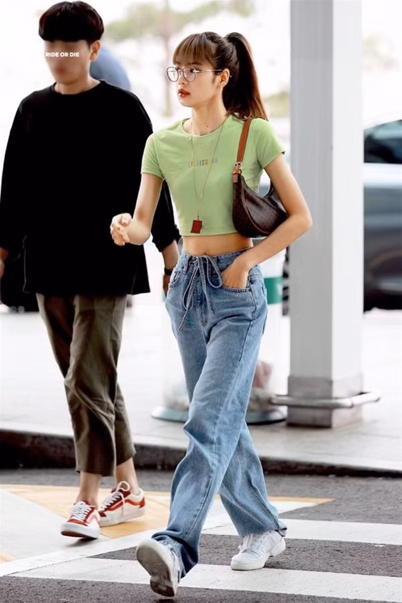 Cách mặc croptop đẹp và thời thượng như BlackPink ảnh 3