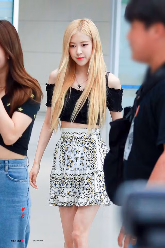 Cách mặc croptop đẹp và thời thượng như BlackPink ảnh 8