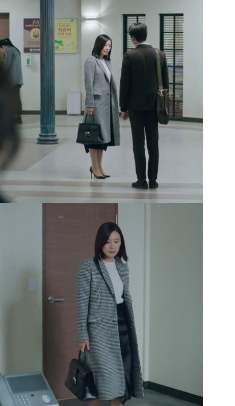 Học "quý cô" Kim Hee Ae phối đồ sang hết phần thiên hạ ở tuổi 53 ảnh 4 Học "quý cô" Kim Hee Ae phối đồ sang hết phần thiên hạ ở tuổi 53 ảnh 4