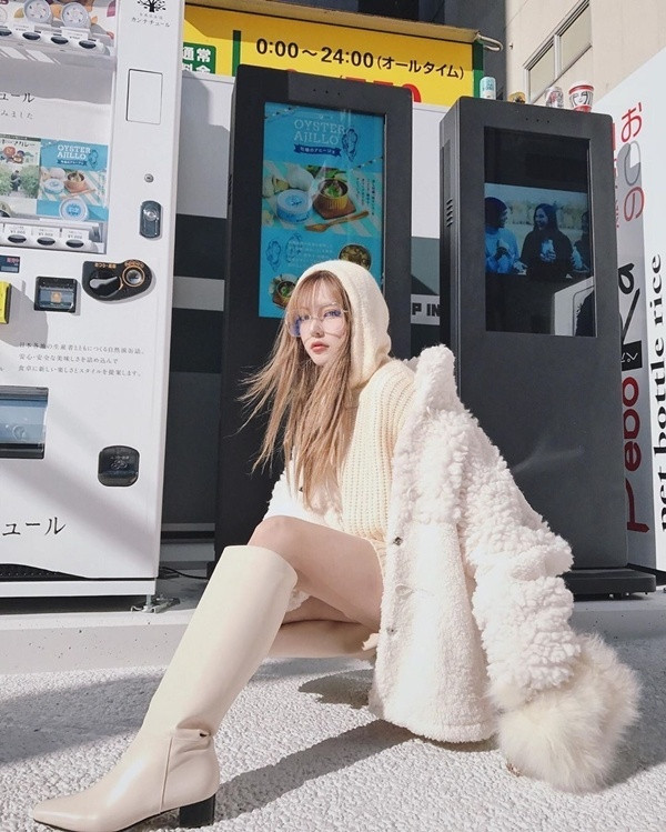 Gu thời trang sang chảnh của bạn gái tố La Chí Tường ngoại tình ảnh 3