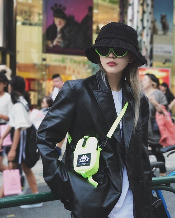 Gu thời trang sang chảnh của bạn gái tố La Chí Tường ngoại tình ảnh 5