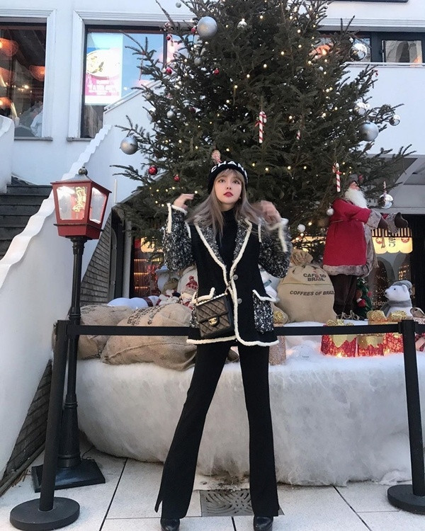 Gu thời trang sang chảnh của bạn gái tố La Chí Tường ngoại tình ảnh 7