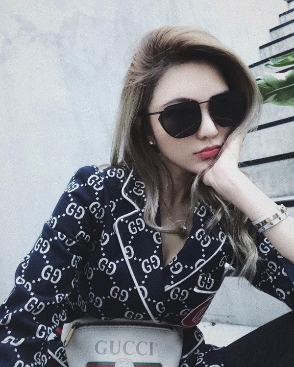 Gu thời trang sang chảnh của bạn gái tố La Chí Tường ngoại tình ảnh 10