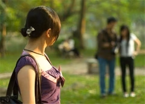 Hậu ly hôn, tôi trở thành người thứ 3 của chính chồng cũ và người mới