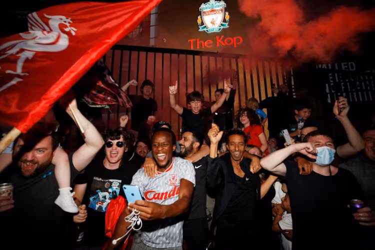 Liverpool vô địch ngoại hạng Anh: 30 năm là một nửa đời người... ảnh 2